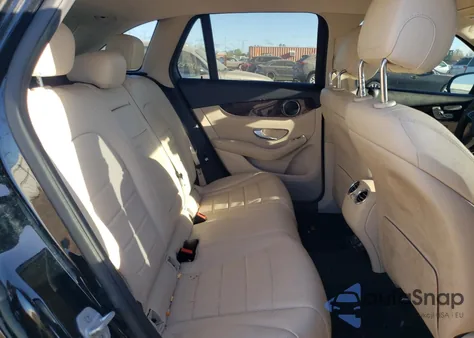 2016 Mercedes-Benz Glc 300 4Matic from USA, damaged, VIN WDC0G4KBXGF071094